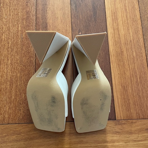 Niamh Off White Square Toe Triangular Block Heel Sandals - Picture 5 of 5